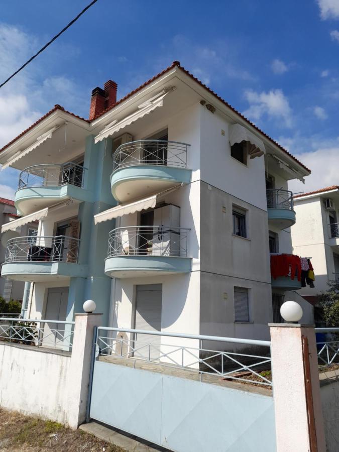 Dominikis Appartment Néa Péramos Eksteriør billede