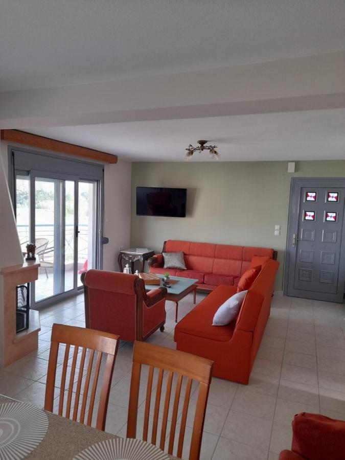 Dominikis Appartment Néa Péramos Eksteriør billede