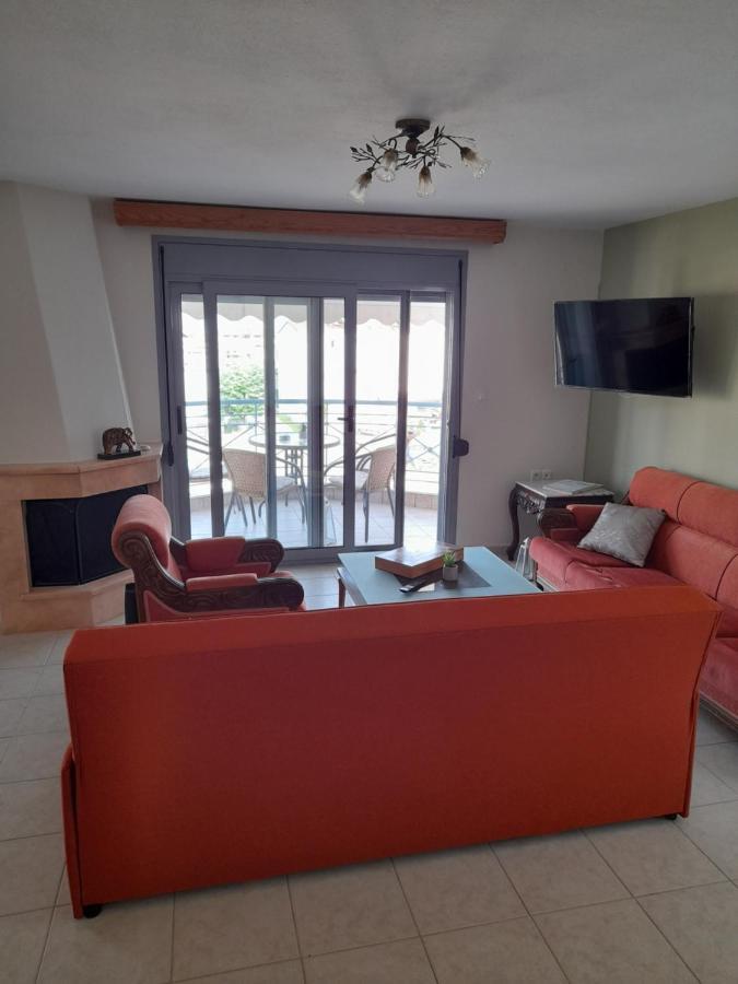 Dominikis Appartment Néa Péramos Eksteriør billede