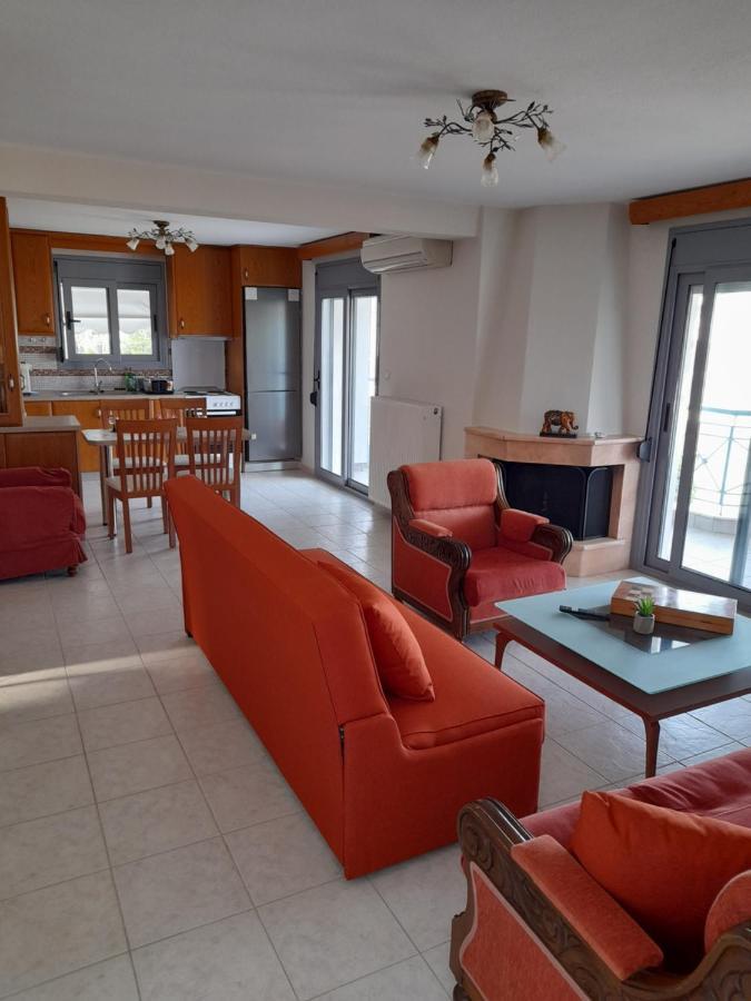 Dominikis Appartment Néa Péramos Eksteriør billede