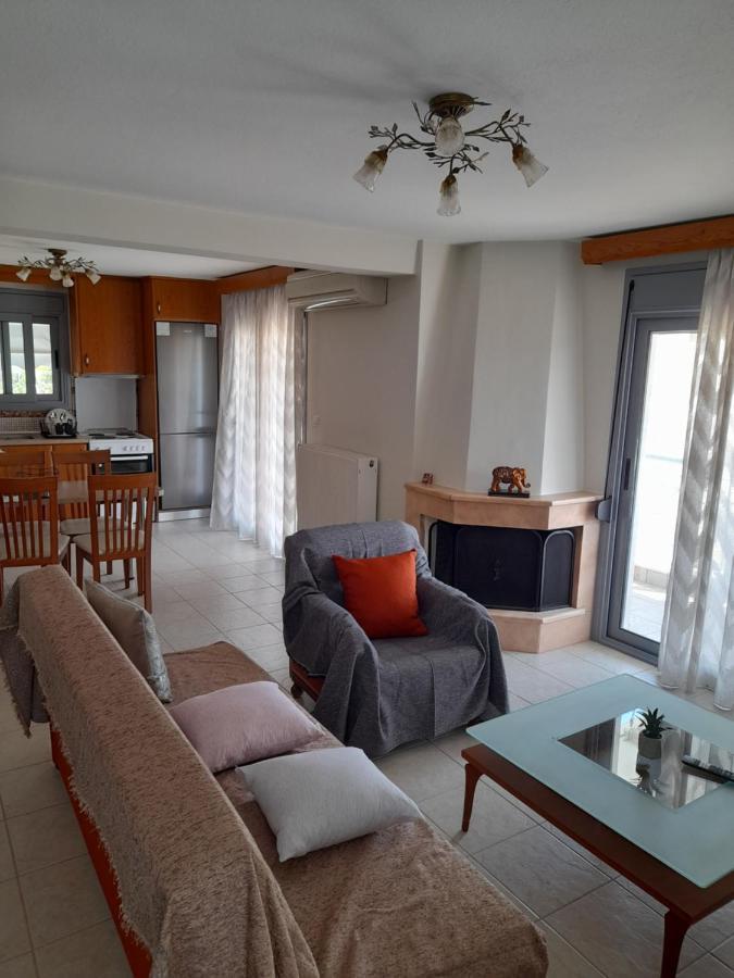 Dominikis Appartment Néa Péramos Eksteriør billede