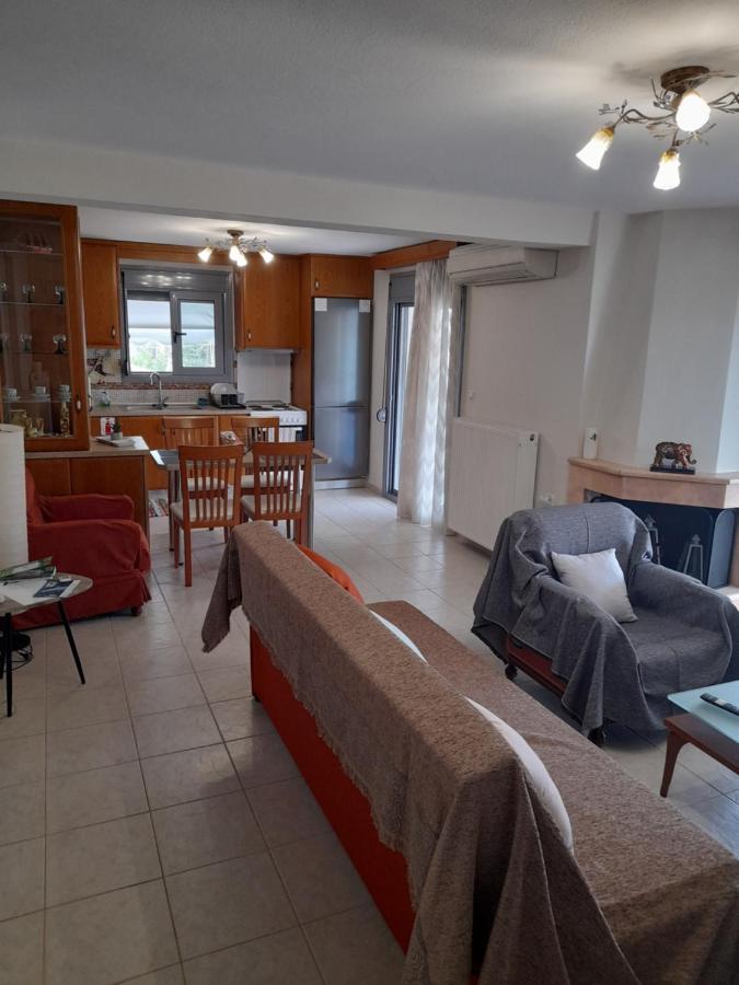 Dominikis Appartment Néa Péramos Eksteriør billede