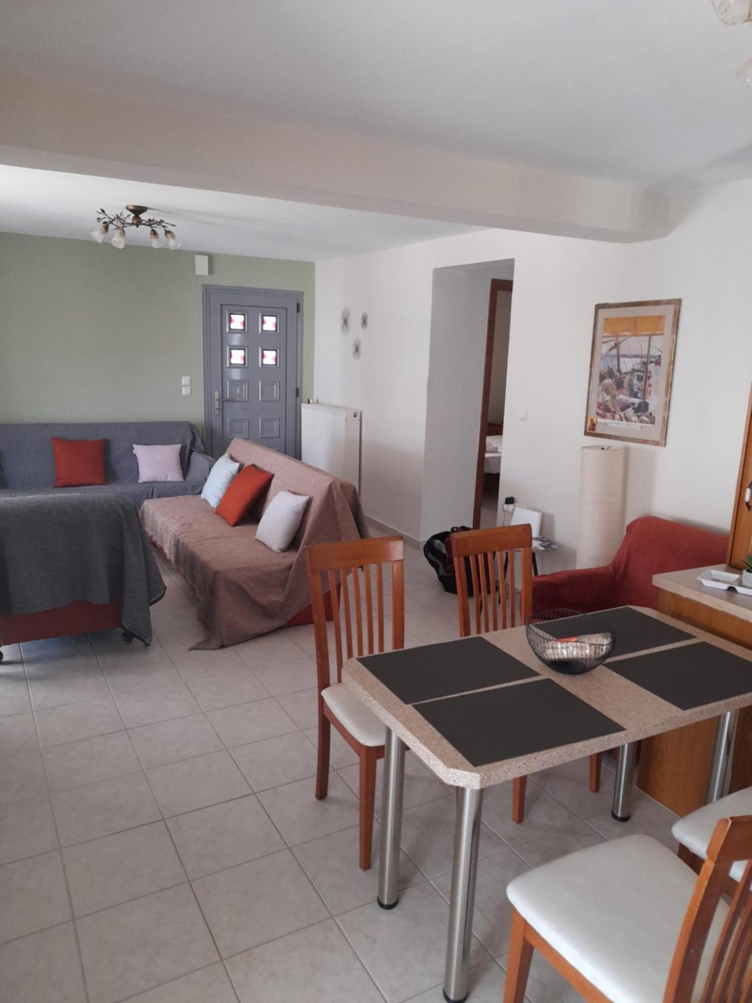 Dominikis Appartment Néa Péramos Eksteriør billede